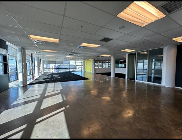 492M² OFFICE TO LET IN SANDTON CENTRAL
